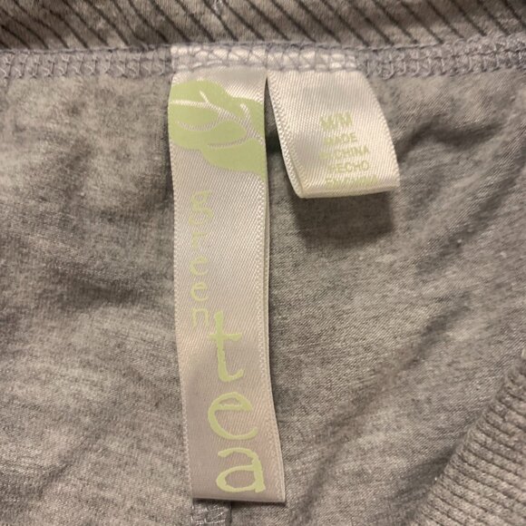 Gray sweastskirt with built in shorts - Picture 2 of 4
